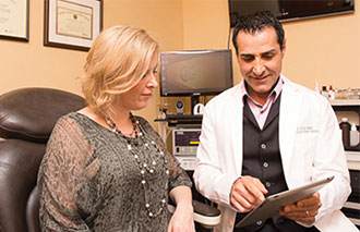 Dr. Kevin Sadati Selected for AACS Facial Cosmetic Surgery Fellowship Committee Image